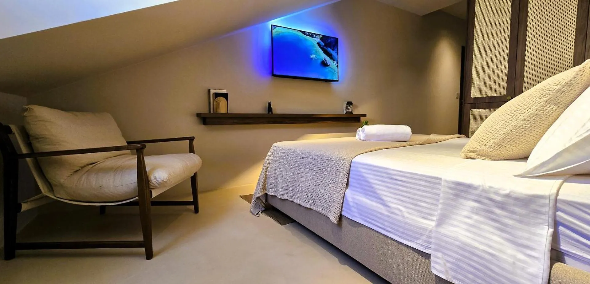 스플리트 C A S A B E A S T B&B