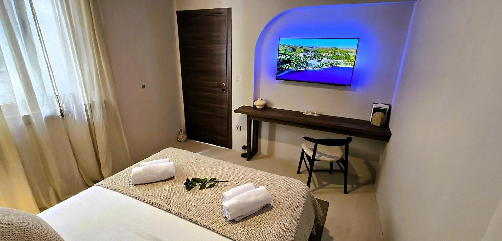 스플리트 C A S A B E A S T B&B