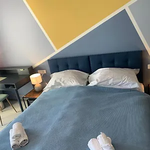 Elu Iris Hotel