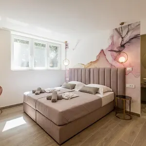 Diamond Luxury Split