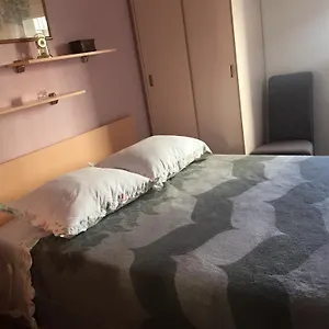 Apartament Poetry, Split