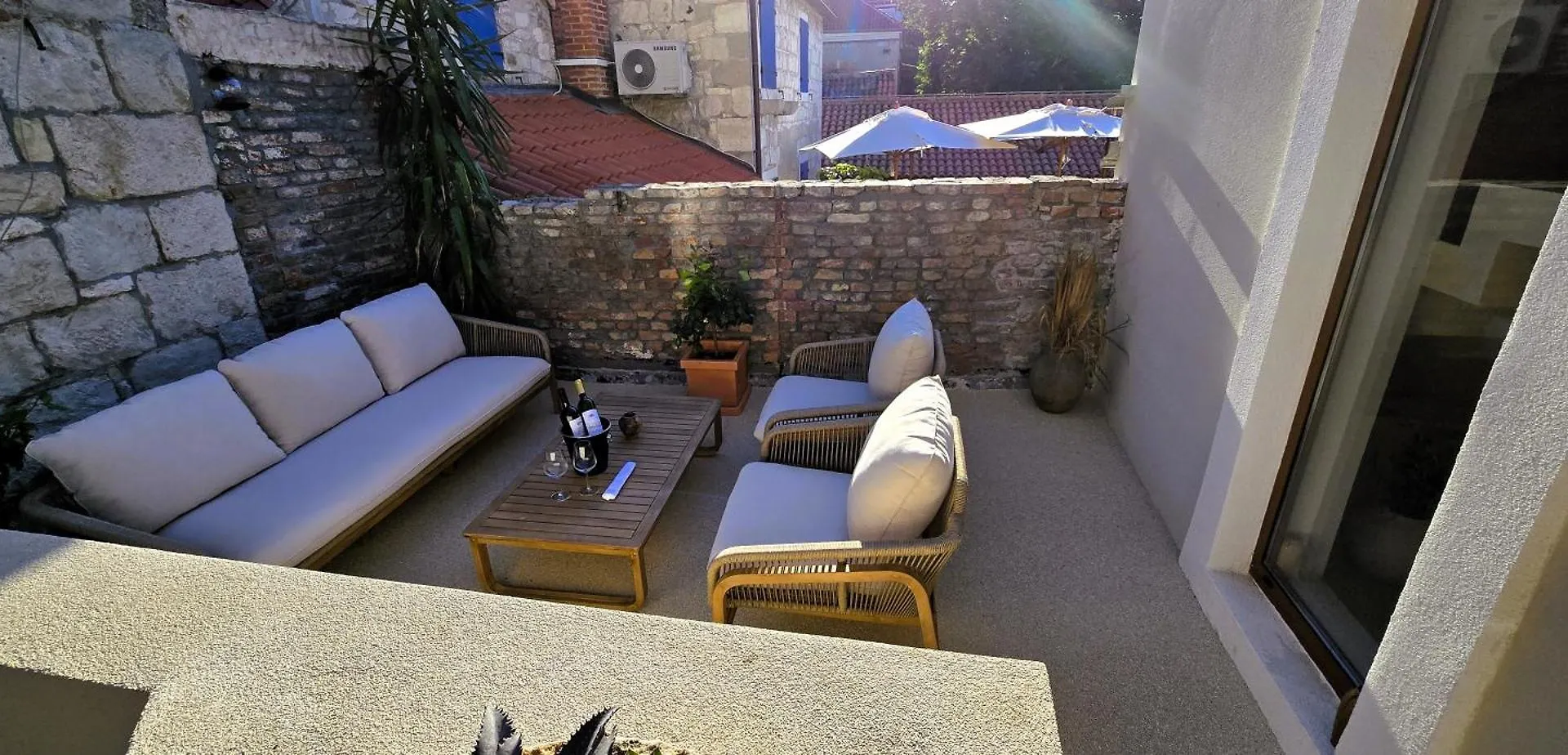 Frühstückspension Bed and Breakfast C A S A B E A S T Split