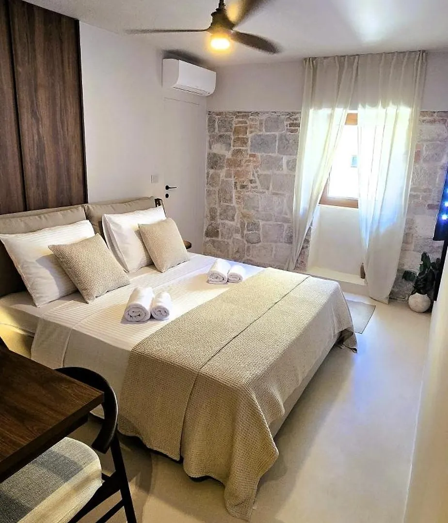 Bed and Breakfast C A S A B E A S T Split
